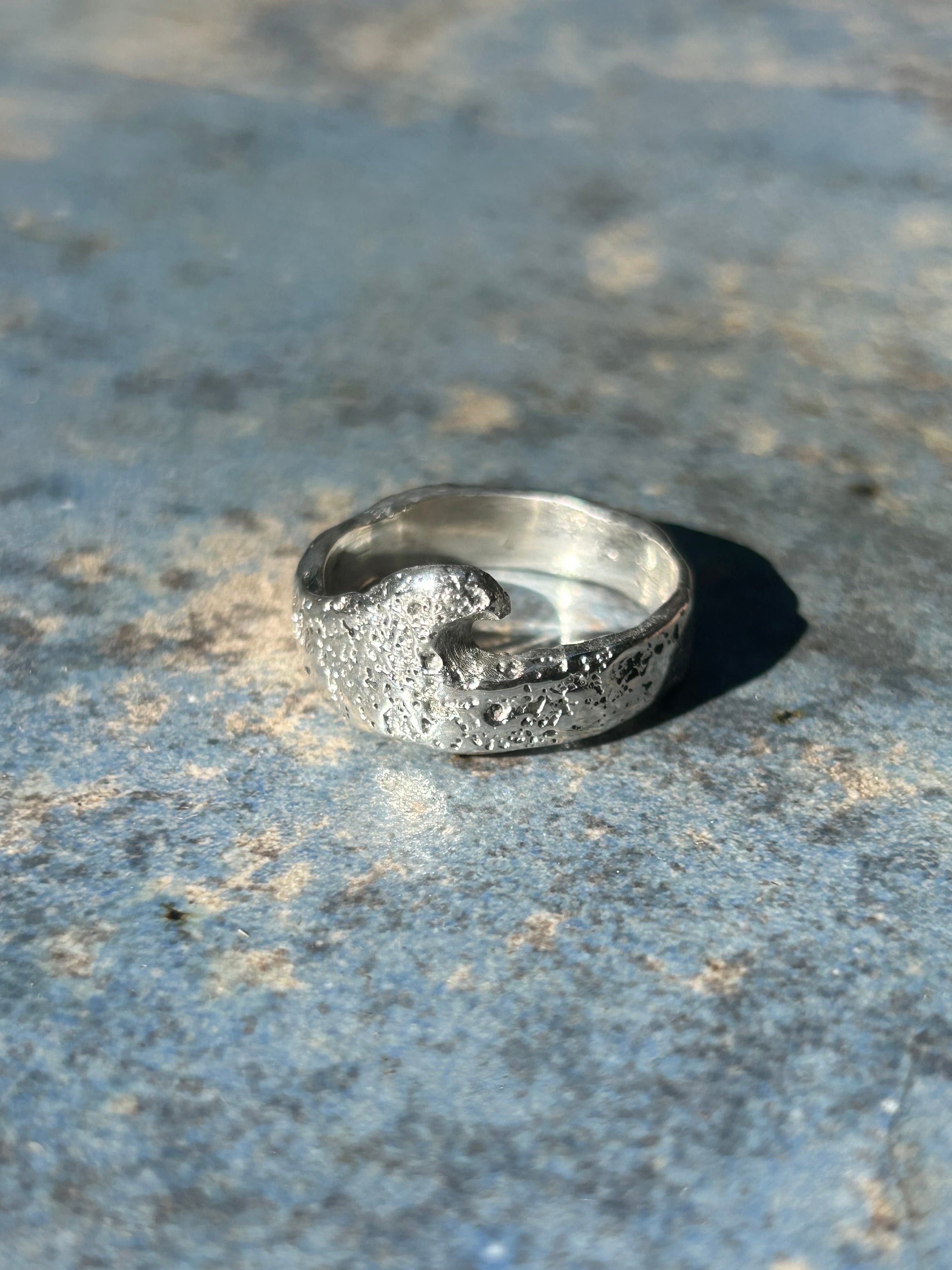 Wave ring