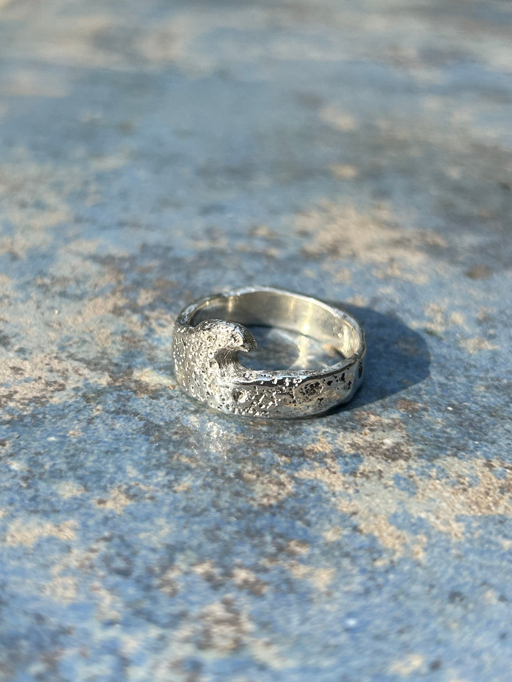 Wave ring