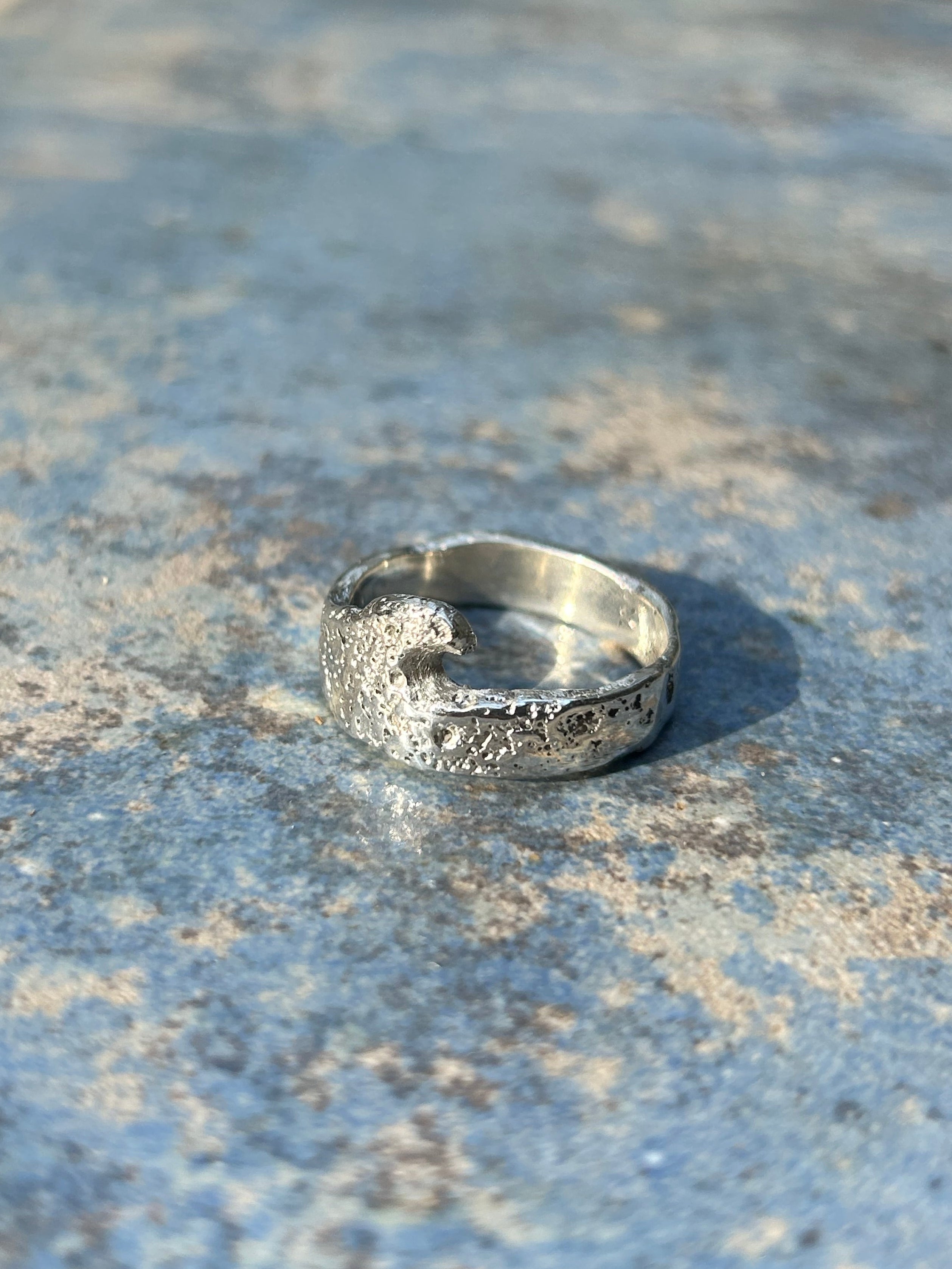 Wave ring