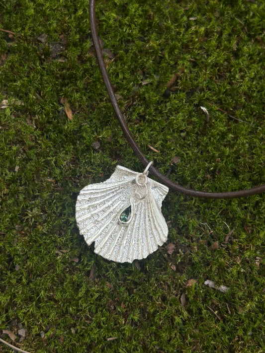 Aphrodite's Sapphire Seashell Pendant