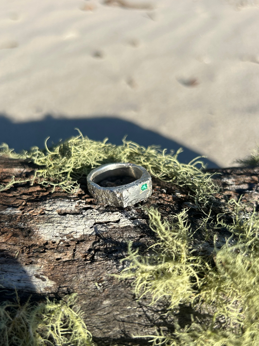 Cartagena Columbian Emerald Sand Ring
