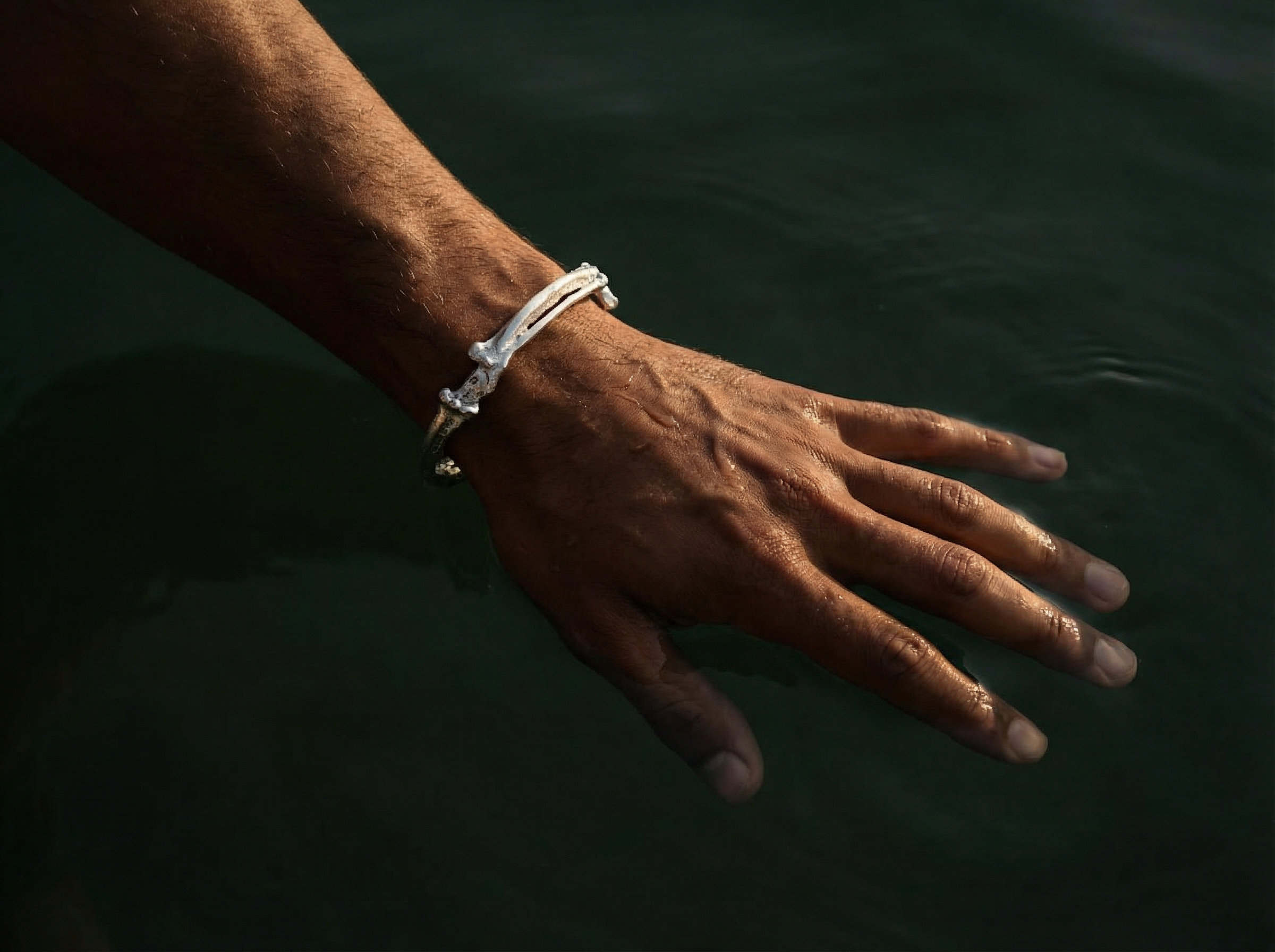 Ossa Aquilarum Pure 999 Silver Cuff