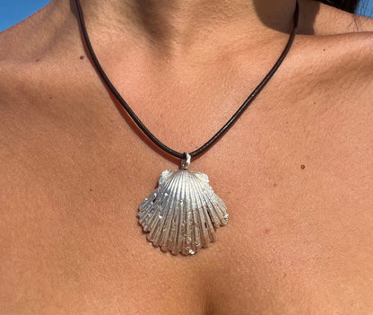 Venus Shell Pendant - Sandcast, Handforged - Available in 24k Gold, 18K Gold or 999 Silver - Unisex